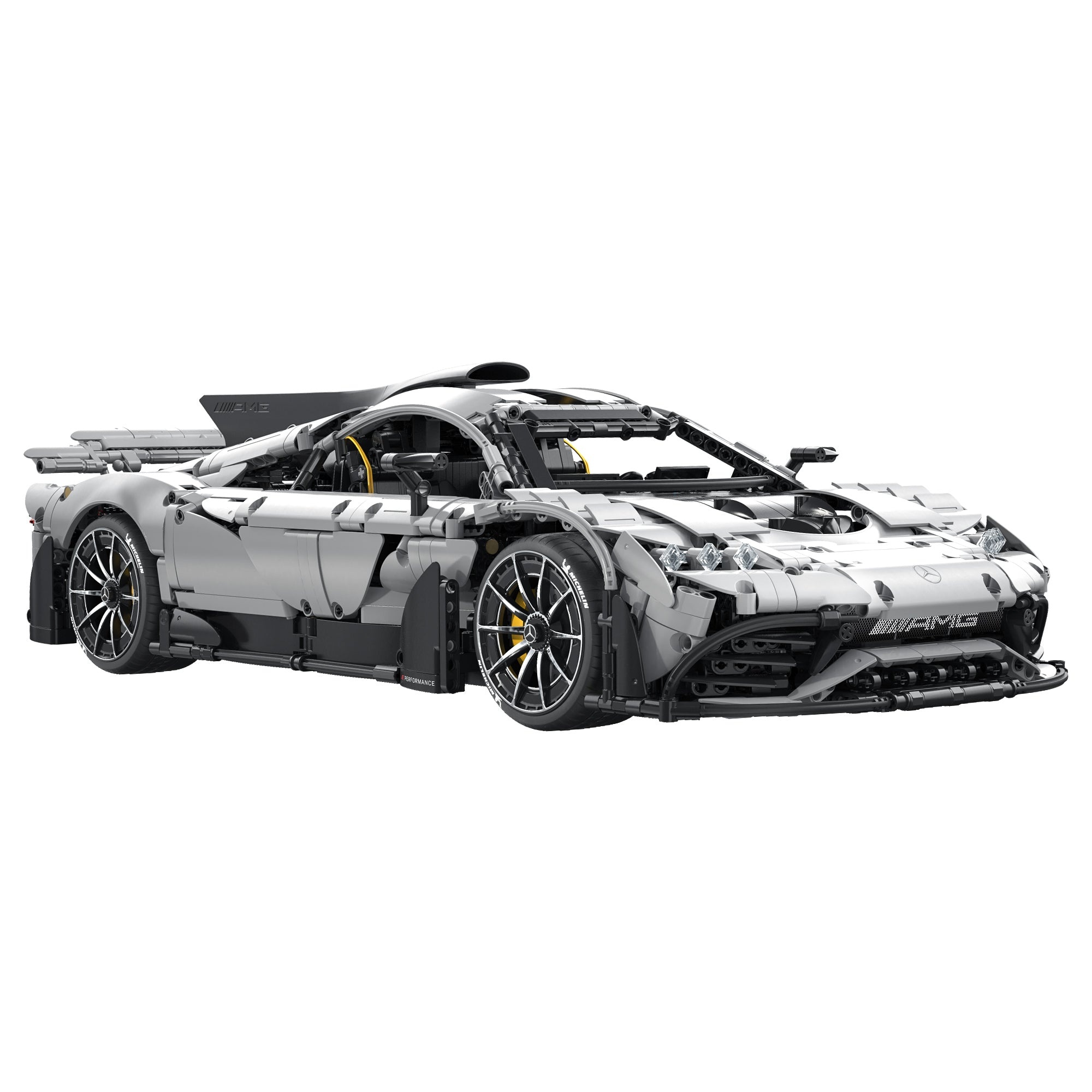 CaDA Mercedes-AMG ONE aus niedriger Perspektive schräg von vorn