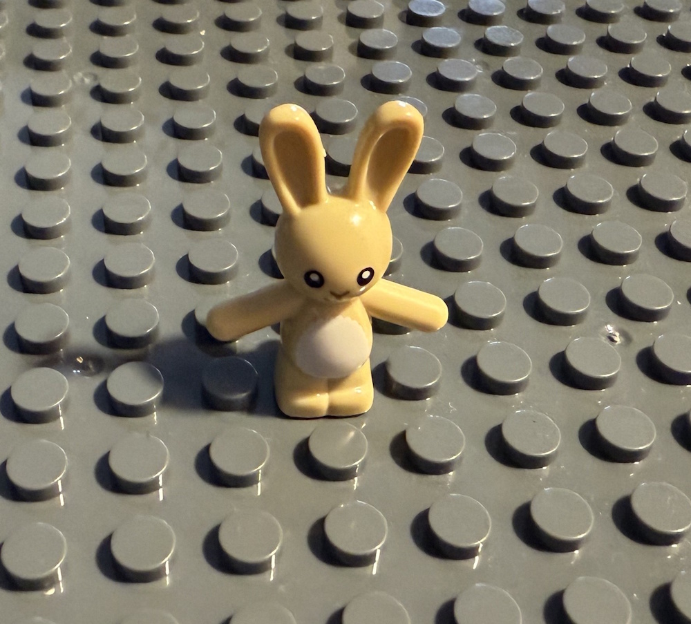 Der Hase kann, z.B. auf einer Grundplatte, befestigt werden (Grundplatten separat erhältlich).